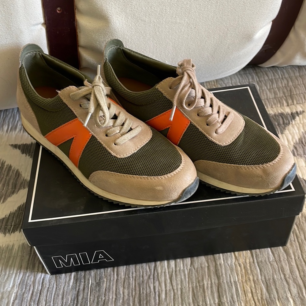 Mia tennis shoes